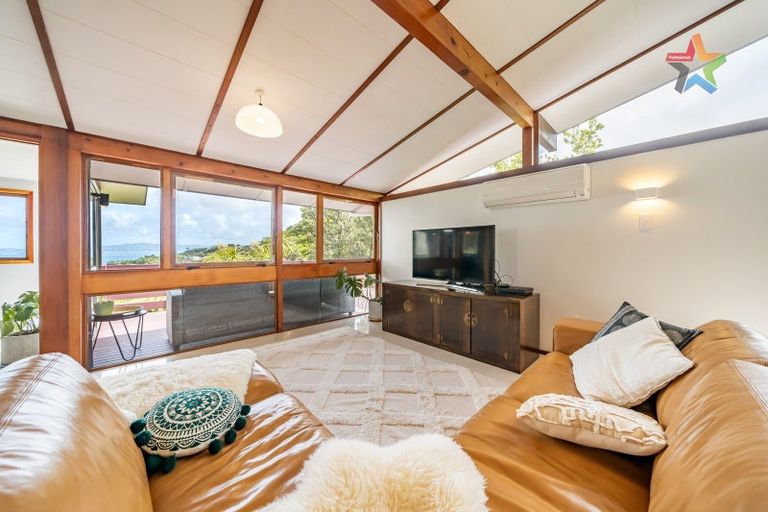 Photo of property in 117 Dowse Drive, Maungaraki, Lower Hutt, 5010