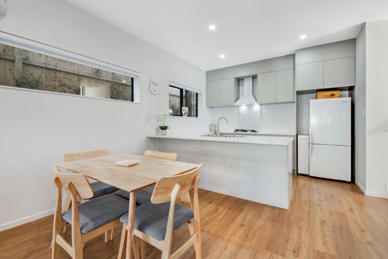 Photo of property in 132c Stapleford Crescent, Browns Bay, Auckland, 0630