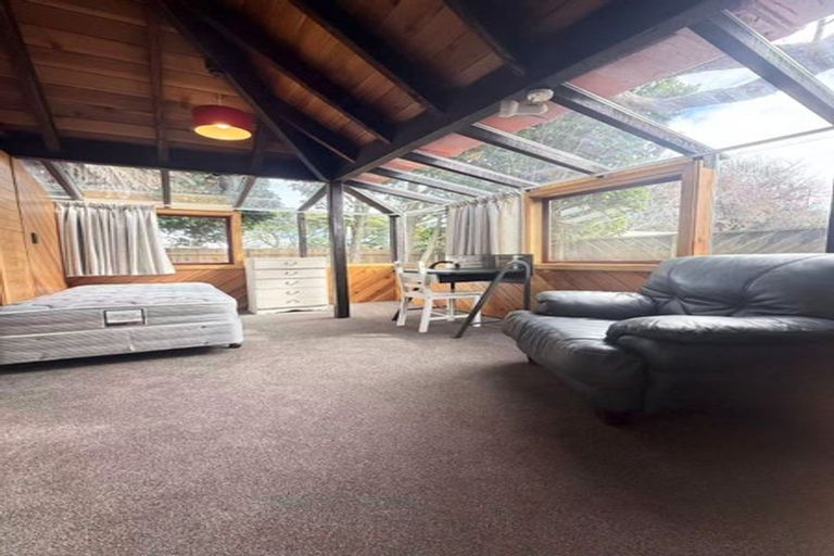 Photo of property in 7b The Esplanade, Eastern Beach, Auckland, 2012