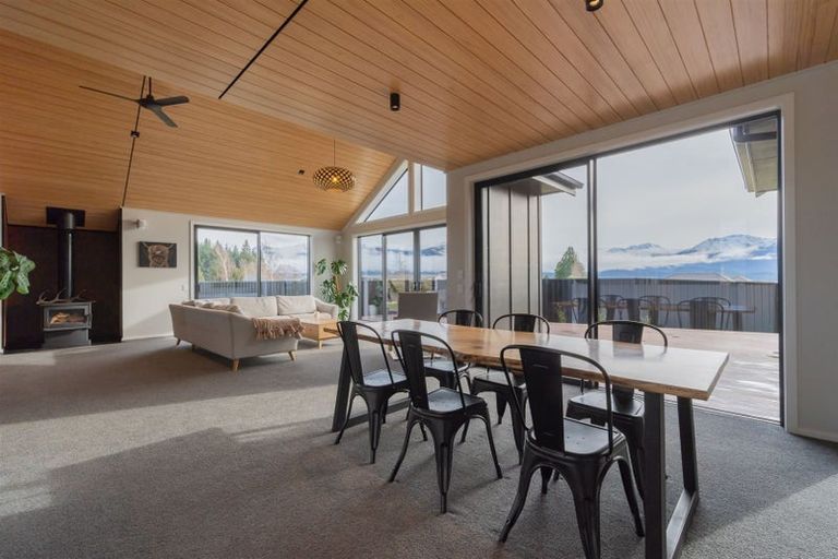 Photo of property in 6 Ralph Moir Drive, Te Anau, 9679