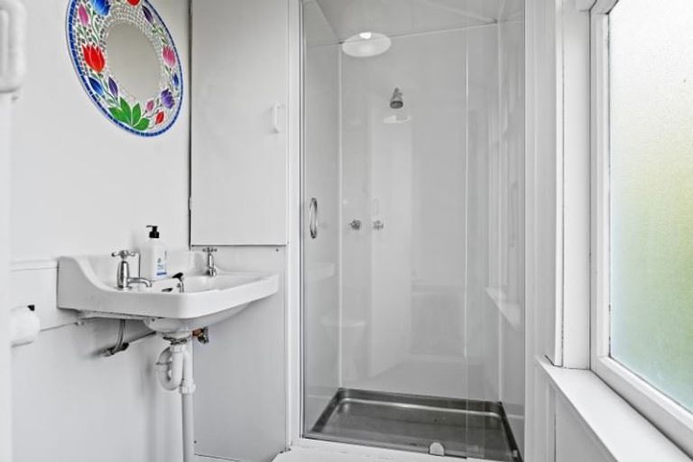 Photo of property in 1091 Dyers Pass Road, Governors Bay, Lyttelton, 8971