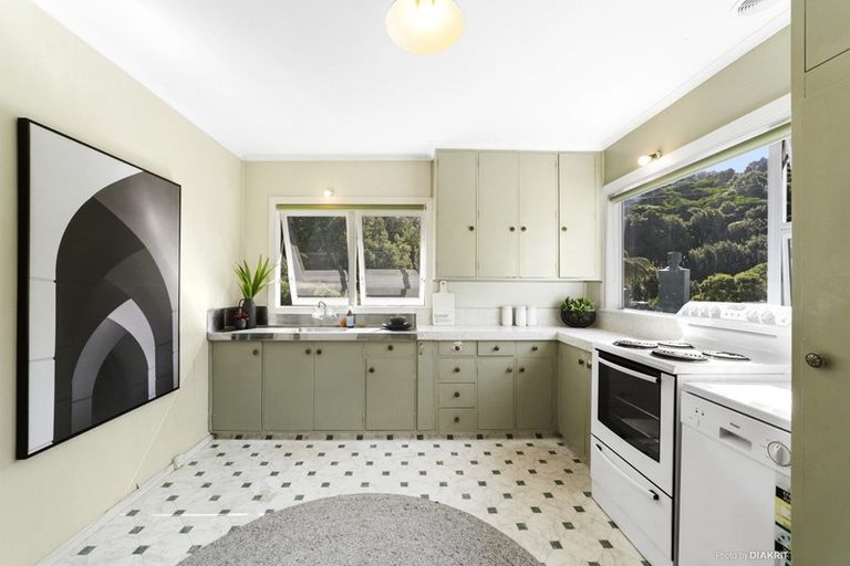 Photo of property in 11 Churchill Drive, Wilton, Wellington, 6035