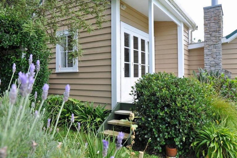 Photo of property in 32 Komiti Road, Tinopai, 0593