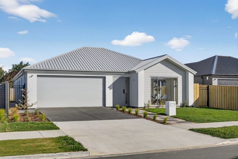 Photo of property in 6 Inch Crescent, Rangiora, 7400