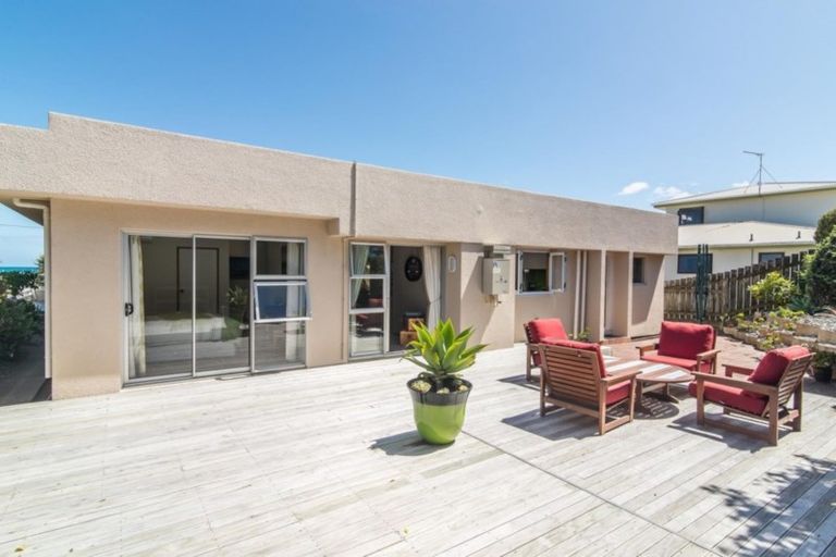 Photo of property in 93 Marine Parade, Paraparaumu Beach, Paraparaumu, 5032