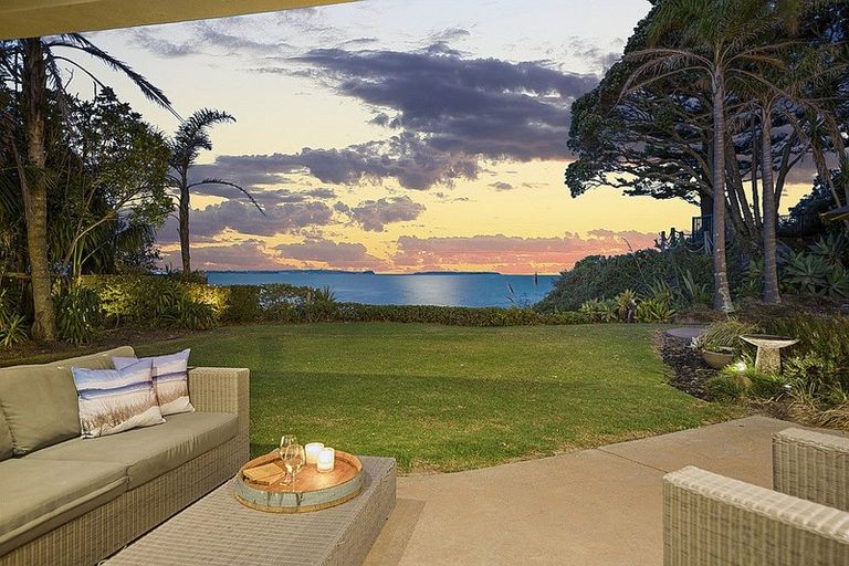 Photo of property in 24 Cliff Road, Torbay, Auckland, 0630