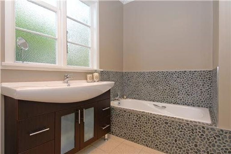 Photo of property in 3 Jalna Avenue, Khandallah, Wellington, 6035