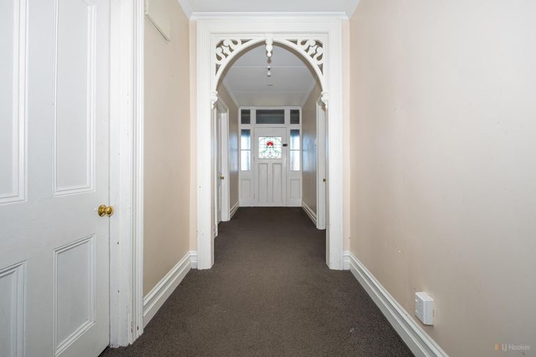 Photo of property in 1 Augustine Street, Waimate, 7924