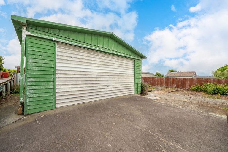 Photo of property in 22 Avenue Road, West End, Timaru, 7910