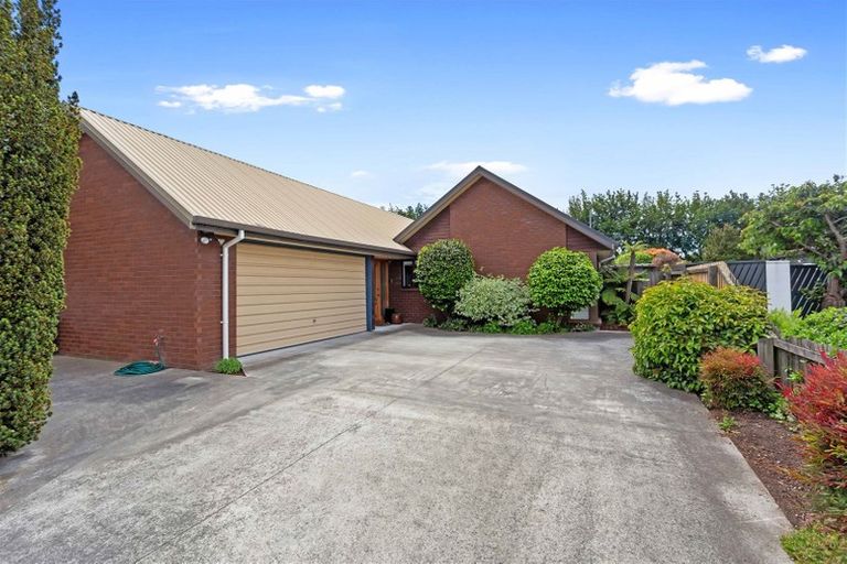 Photo of property in 74 Sarabande Avenue, Redwood, Christchurch, 8051