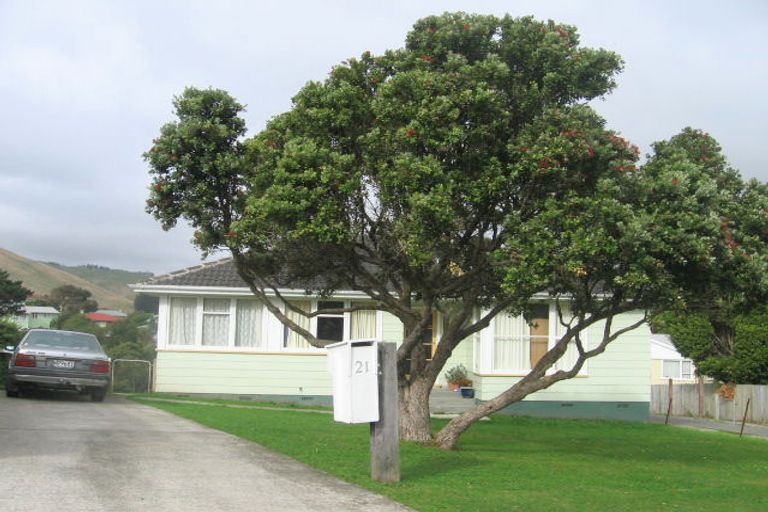 Photo of property in 21 Passive Grove, Ascot Park, Porirua, 5024