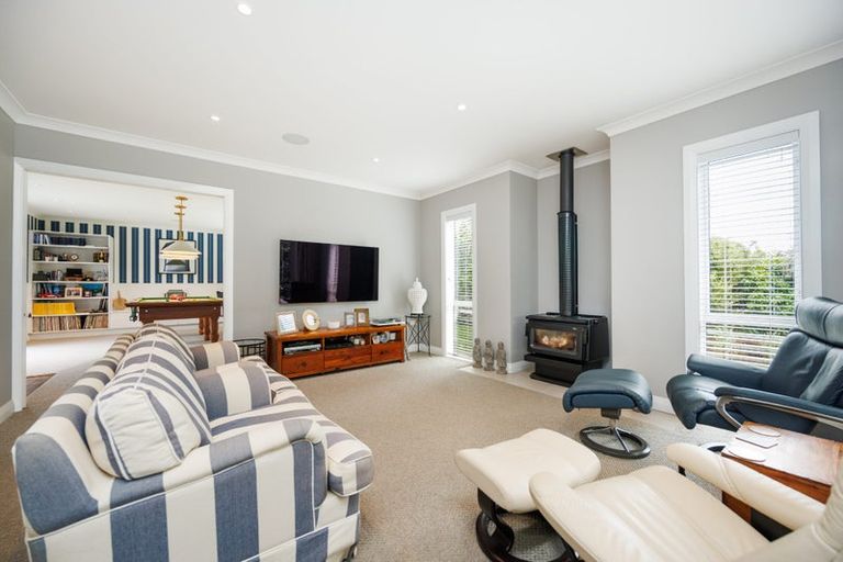 Photo of property in 82 Kingsdale Park Drive, Aokautere, Palmerston North, 4471