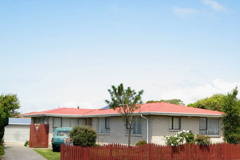 Photo of property in 6 Saint Heliers Crescent, Aranui, Christchurch, 8061