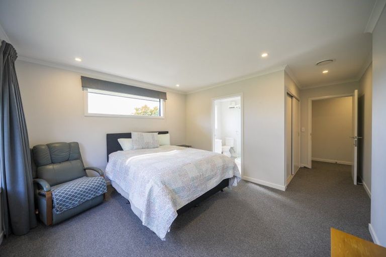 Photo of property in 60 Lawson Burrows Crescent, Te Anau, 9600