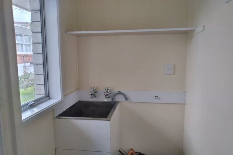 Photo of property in 1/47 Bentley Avenue, Glenfield, Auckland, 0629