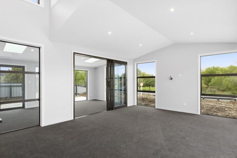 Photo of property in 1 Nore Street, Waihola, Milton, 9073