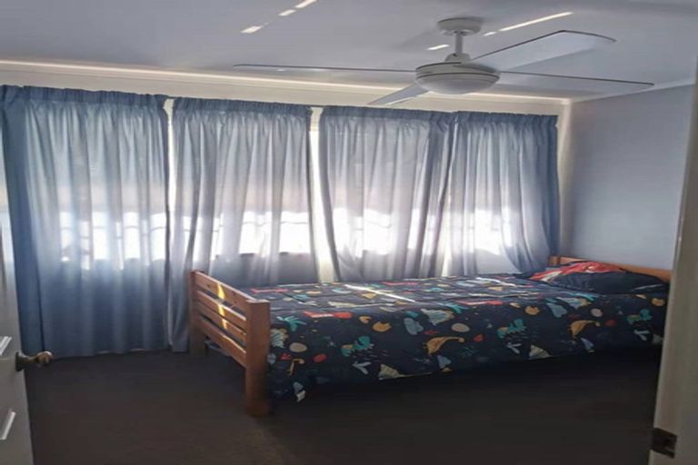 Photo of property in 4 Fieldstone Court, Northpark, Auckland, 2013