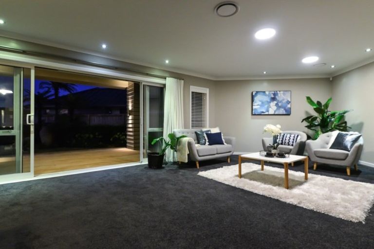 Photo of property in 2 Amokura Crescent, Flagstaff, Hamilton, 3210