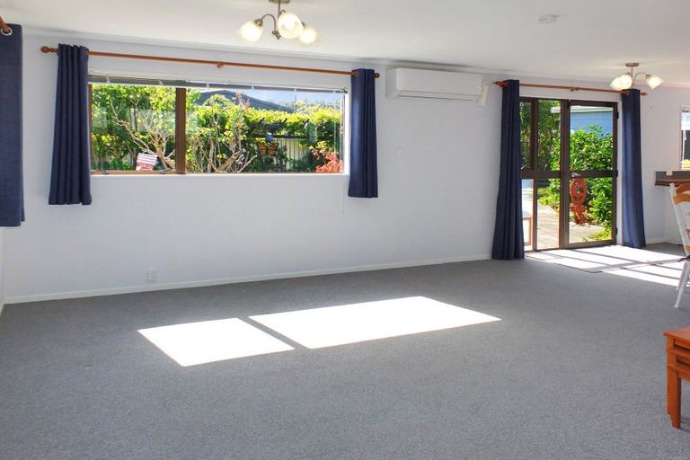 Photo of property in 8b Te Awa Street, Foxton Beach, Foxton, 4815