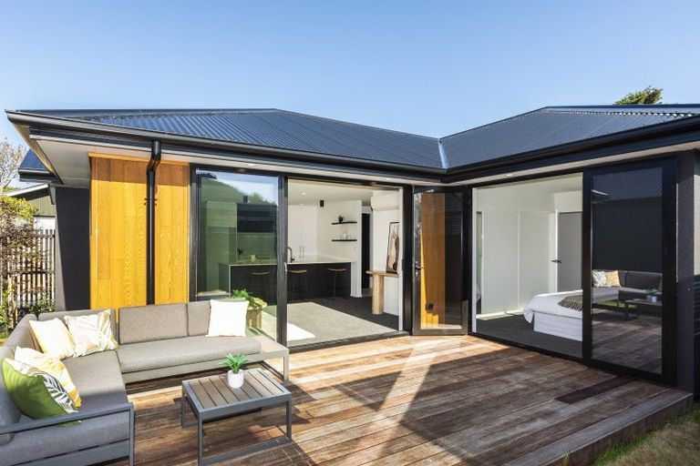 Photo of property in 2/47 Sturrocks Road, Redwood, Christchurch, 8051