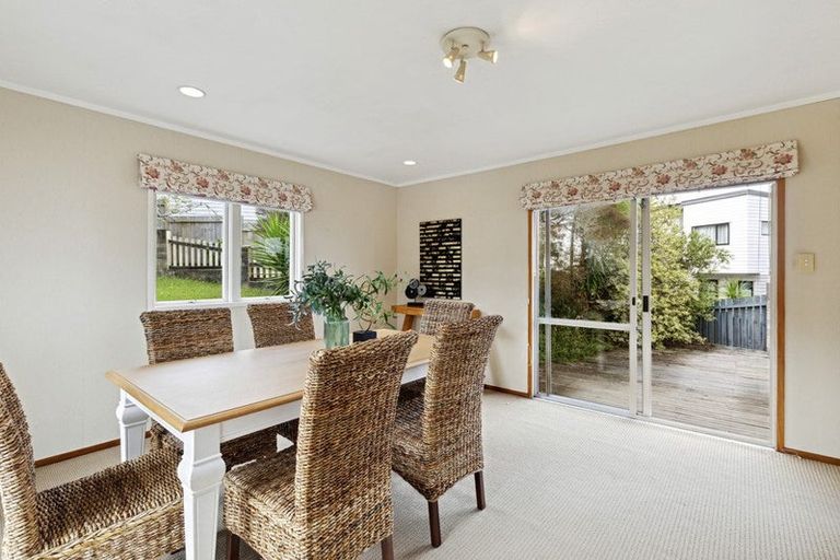 Photo of property in 5 South Pacific Place, Henderson, Auckland, 0612