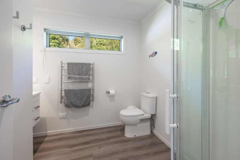 Photo of property in 7a Watino Place, Pohara, Takaka, 7183