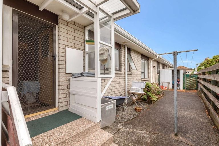 Photo of property in 5 Chertsey Court, Roslyn, Palmerston North, 4414