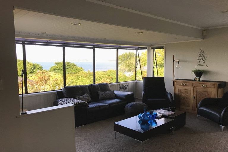 Photo of property in 1b Burford Place, Mellons Bay, Auckland, 2014