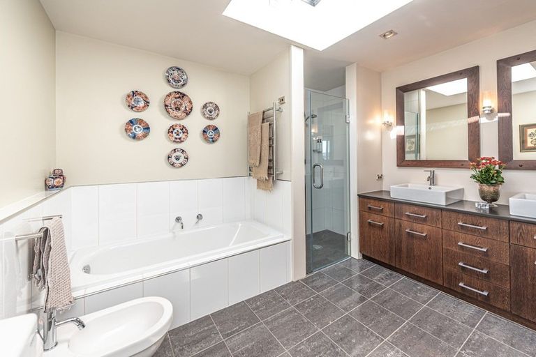 Photo of property in 26 Hipango Terrace, Durie Hill, Whanganui, 4500