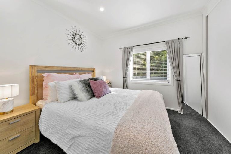 Photo of property in 84 Shaw Road, Oratia, Auckland, 0604