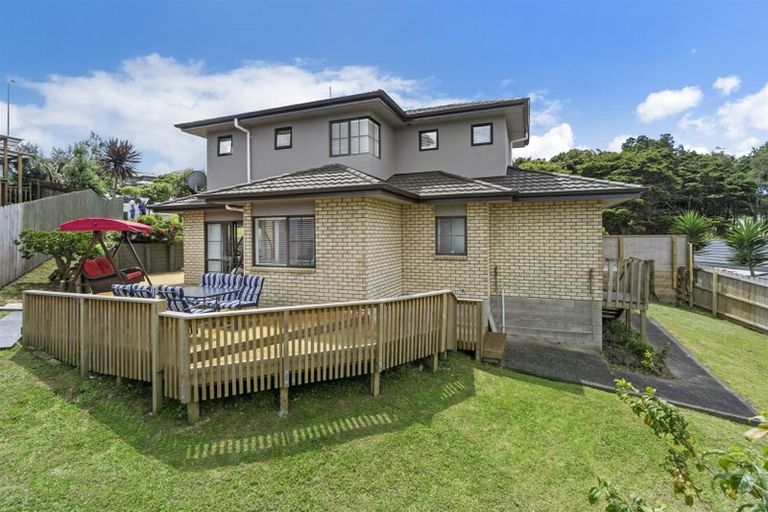 Photo of property in 6 Fairchild Avenue, Goodwood Heights, Auckland, 2105