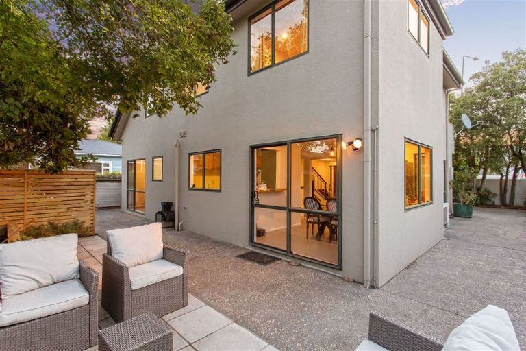 Photo of property in 18 Kotare Street, Fendalton, Christchurch, 8041