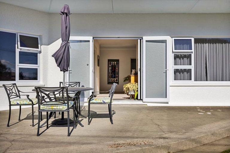 Photo of property in 15 Caplen Street, Hawera, 4610