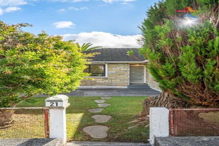 Photo of property in 21 Bledisloe Crescent, Wainuiomata, Lower Hutt, 5014