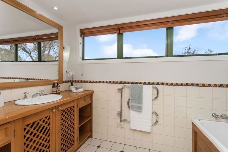 Photo of property in 31 Thornycroft Street, Fendalton, Christchurch, 8052