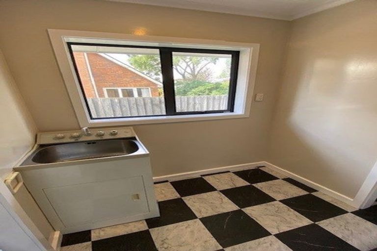 Photo of property in 1/64 Peer Street, Upper Riccarton, Christchurch, 8041