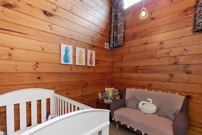 Photo of property in 12 Lynmouth Avenue, Karori, Wellington, 6012