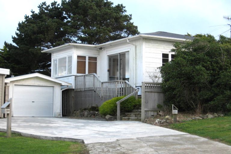 Photo of property in 38a Ruskin Road, Newlands, Wellington, 6037