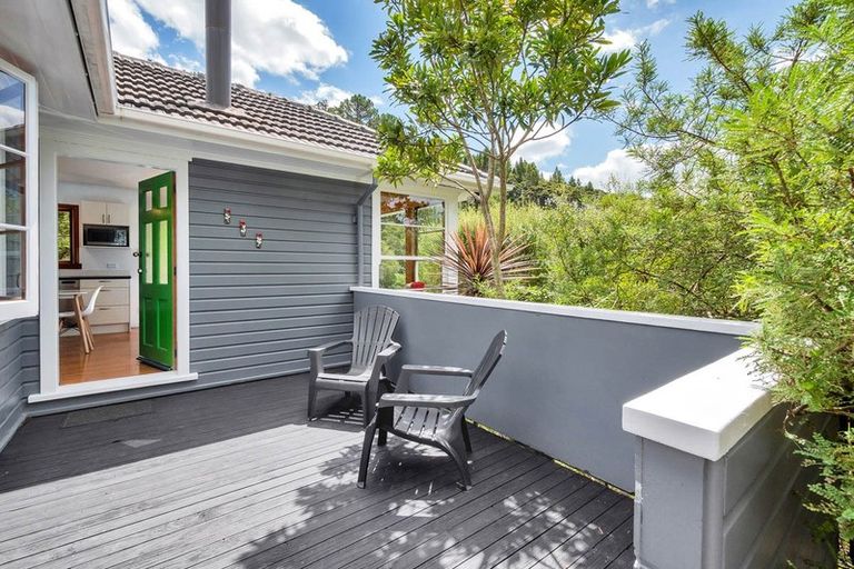 Photo of property in 21 Birdwood Road, Swanson, Auckland, 0612
