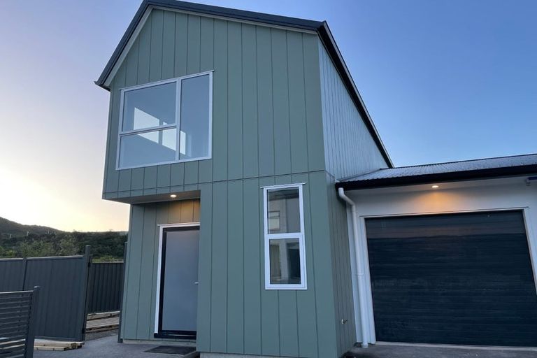 Photo of property in 24 Koreke Close, Kenepuru, Porirua, 5022