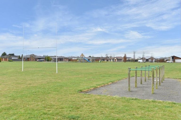 Photo of property in 19 Lancewood Way, Rangiora, 7400