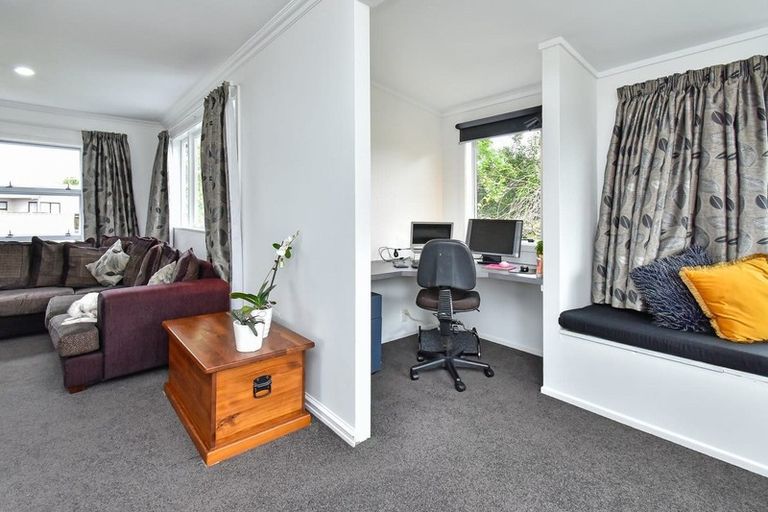 Photo of property in 5a Bunnythorpe Road, Papakura, 2110