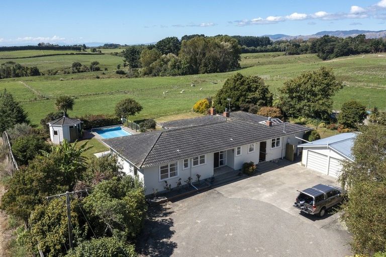 Photo of property in 194 Lindsay Road, Levin, 5510