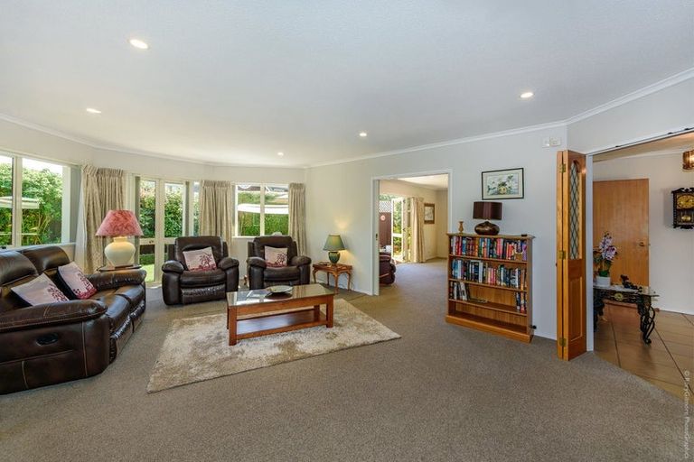 Photo of property in 5 Patricia Place, Harewood, Christchurch, 8051