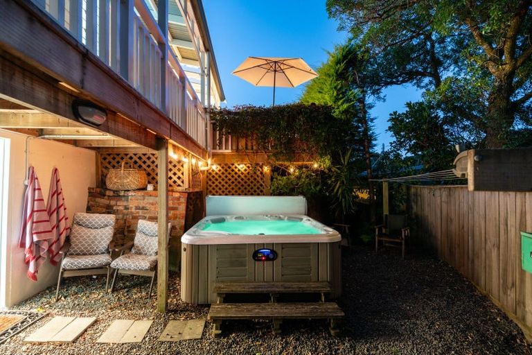 Photo of property in 79 Cashmere Avenue, Khandallah, Wellington, 6035