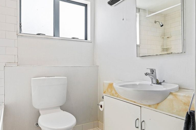 Photo of property in 2/66 Clare Road, St Albans, Christchurch, 8014