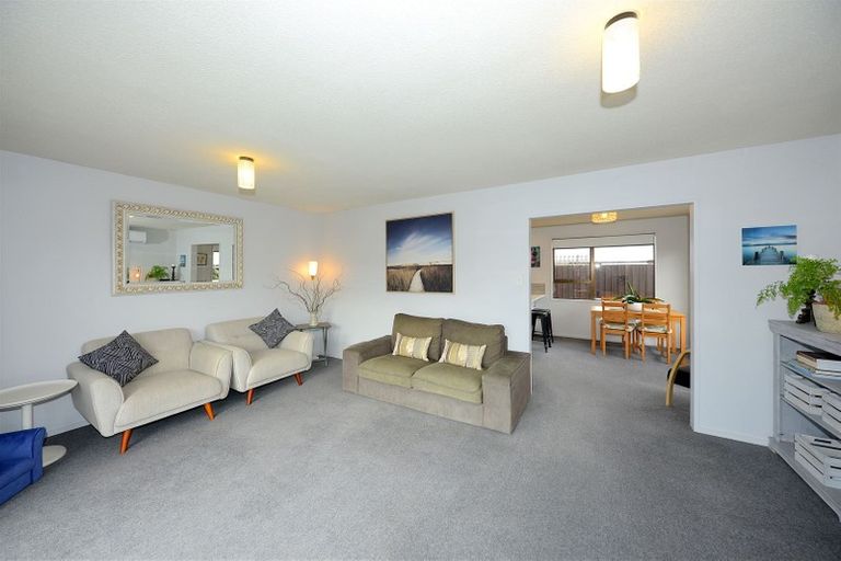 Photo of property in 11a Glenmore Avenue, Casebrook, Christchurch, 8051