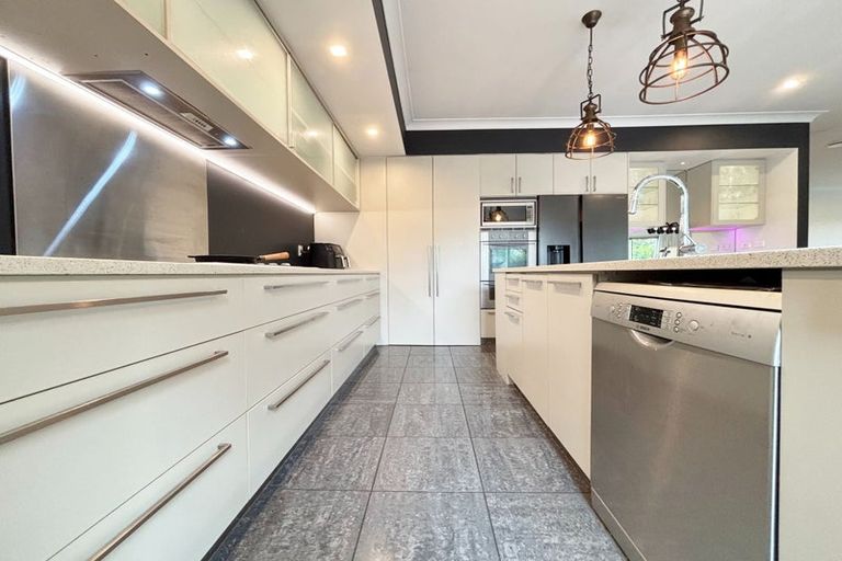 Photo of property in 68 Coolspring Way, Redwood, Christchurch, 8051