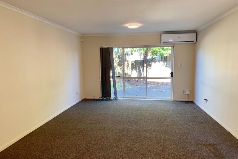 Photo of property in 10 Westvale Avenue, Ranui, Auckland, 0612