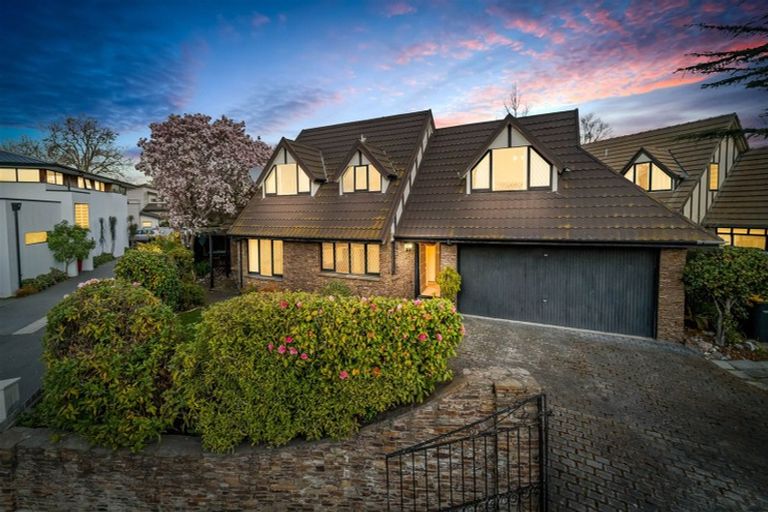 Photo of property in 2/4 Gleneagles Terrace, Ilam, Christchurch, 8053